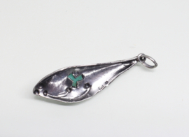 Gehamerde zilveren hanger chrysopaas Amsterdamse School ca. 1925