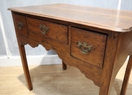 Antiek Engelse wandtafeltje, Lowboy