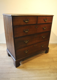 Antieke Engelse commode, 18e eeuw