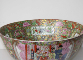 Grote Chinees porseleinen kom Famile Rose