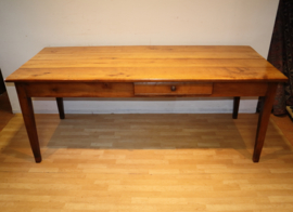 Antieke Franse tafel