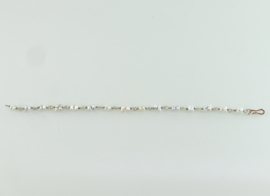 Gouden armbandje gekettelde parels