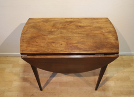 Antiek Hollands hangoortafeltje, sidetable