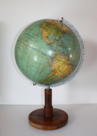 Vintage globe op standaard, ca. 1938