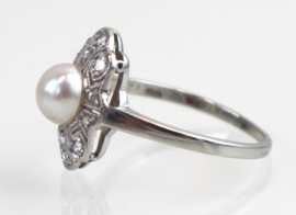 Fraaie Art Deco witgouden ring met diamant en parel