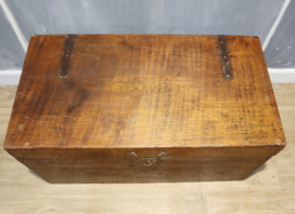 Antieke koloniale reiskist