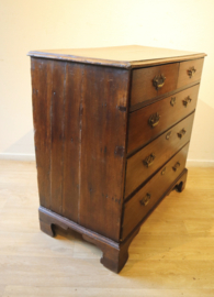 Antieke Engelse commode, 18e eeuw