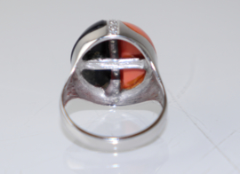 Art Deco ring met onyx, koraal en diamant