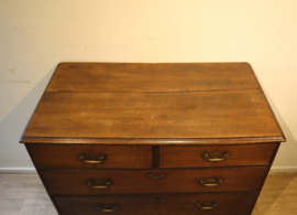 Antieke Engelse commode, 18e eeuw