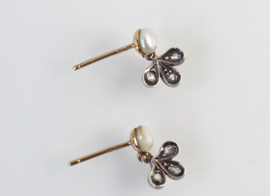 Antieke gouden oorknoppen parel en diamant