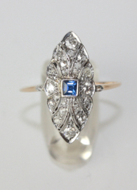 Antieke Art Deco gouden ring met diamanten en saffier