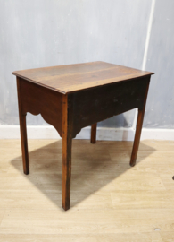 Antiek Engelse wandtafeltje, Lowboy