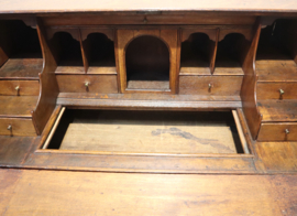 Antieke Engelse secretaire, 18e eeuw