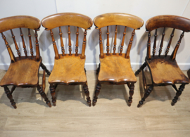 Set van 4 antieke Windsorstoelen
