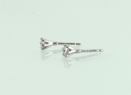 Witgouden oorbellen diamant