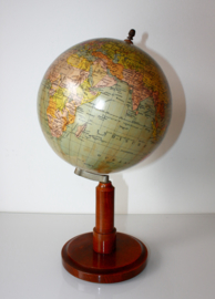 Antieke Nederlandse  globe, 1934