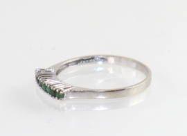Witgouden ring met smaragd, rijring