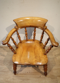 Antieke Engelse captainchair, 19e  eeuw.
