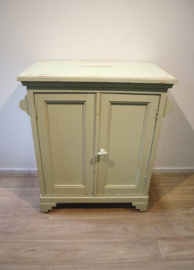 Brocante tweedeurs waskastje