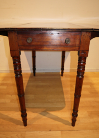 Antieke Engelse Pembroketafel, sidetable, wandtafeltje