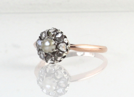 Antieke gouden ring met roosdiamant en parel