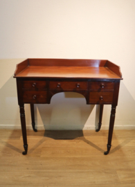 Antiek Engels schrijftafeltje, sidetable