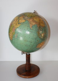 Vintage globe op standaard, ca. 1938