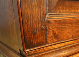 Antiek secretaire met boekenopstand, 18e eeuw.