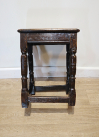 Antieke Engels krukje, Jointstool 17e eeuw