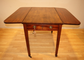 Antieke Engelse Pembroketafel