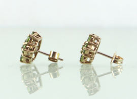 Vintage Engelse gouden oorknoppen bloem peridot