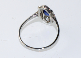 Antieke Art Deco ring 18kt witgoud en platina met saffier en oudslijpsel diamant