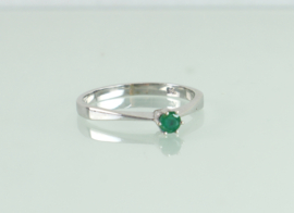 Vintage witgouden ring met smaragd
