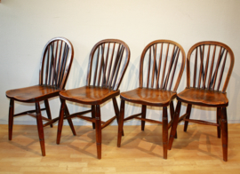 Set van vier antieke Windsorstoelen 19e eeuw