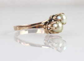 Antieke roségouden ring met twee parels in kroonzetting