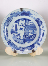 Drie Chinees porseleinen borden, Kangxi 1661-1722