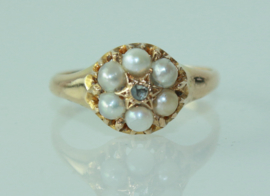 Antieke Engelse 18 karaat gouden ring met zaadparels en diamant 1866