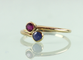 Antieke gouden Toi et Moi ring met saffier en robijn