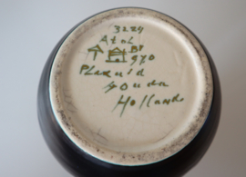 Plateel schenkkan 1929, decor Atol