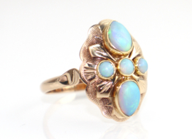 Vintage gouden ring met prachtige opalen