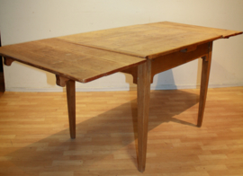 Antieke Franse tafel