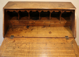 Antieke Engelse secretaire