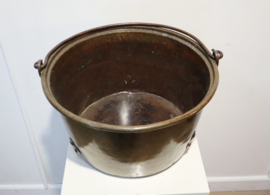 Antieke koperen bak, aker