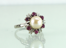 Vintage witgouden ring met parel en robijnen