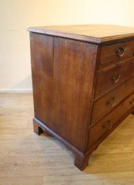 Antieke Engelse commode, 18e eeuw