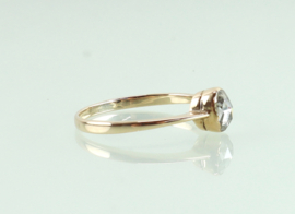 Antieke gouden solitair ring roosdiamant