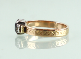 Antieke 18 karaat gouden ring gestreepte saffier diamant
