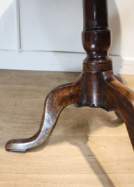 Antieke Engelse tilttoptafel, 18e eeuw