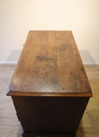 Antieke Engelse commode, 18e eeuw