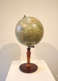 Antieke Nederlandse globe, Dr. Neuse ca. 1929